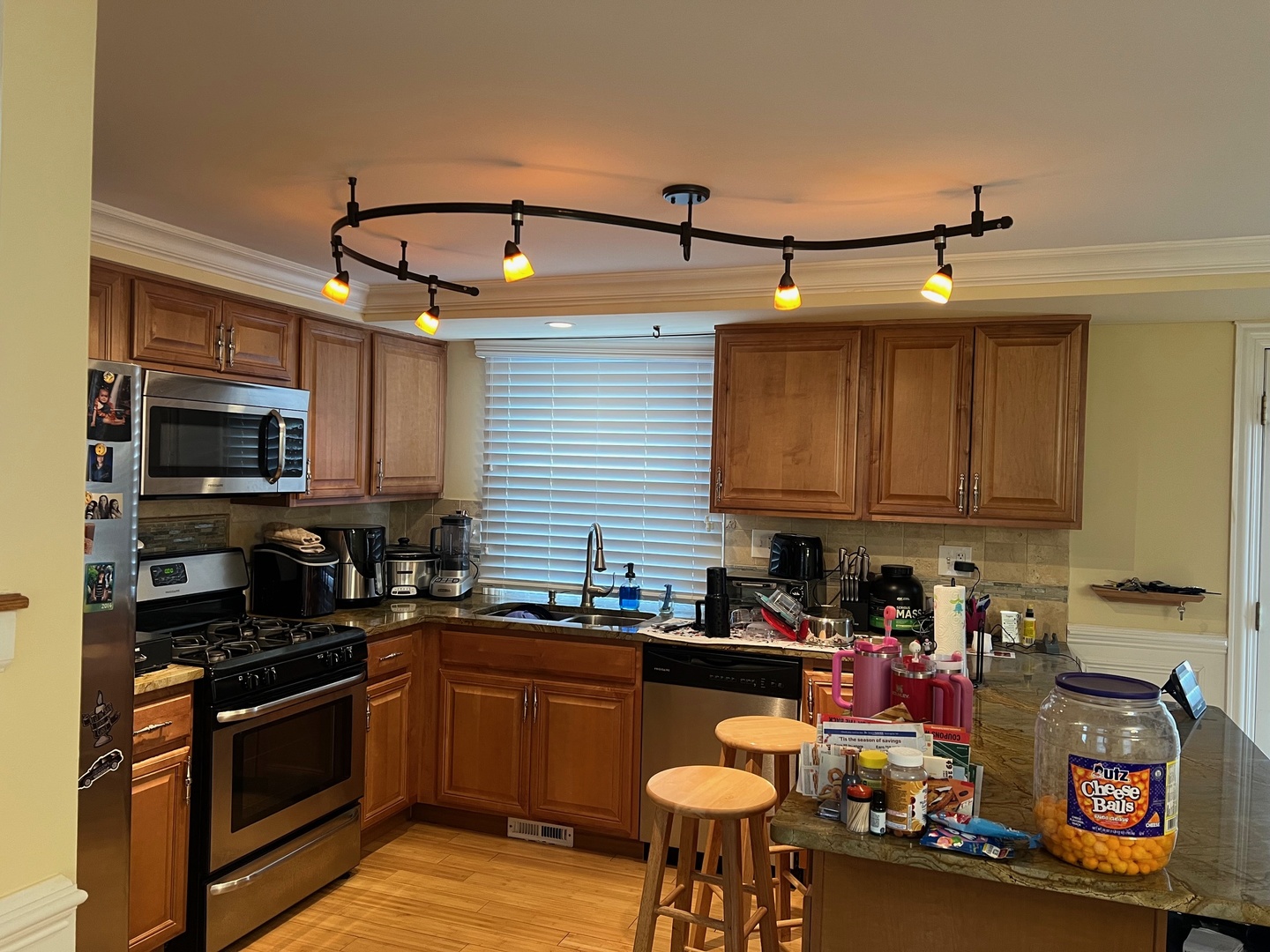 1423 Windsor Circle, Carpentersville, IL 60110
