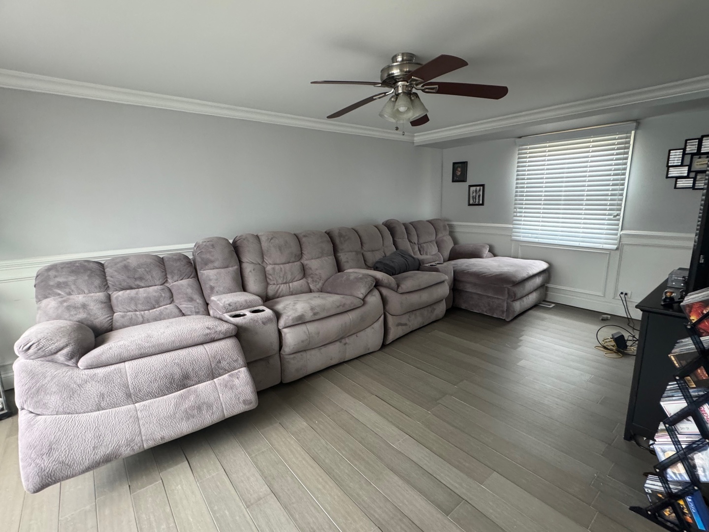 1423 Windsor Circle, Carpentersville, IL 60110