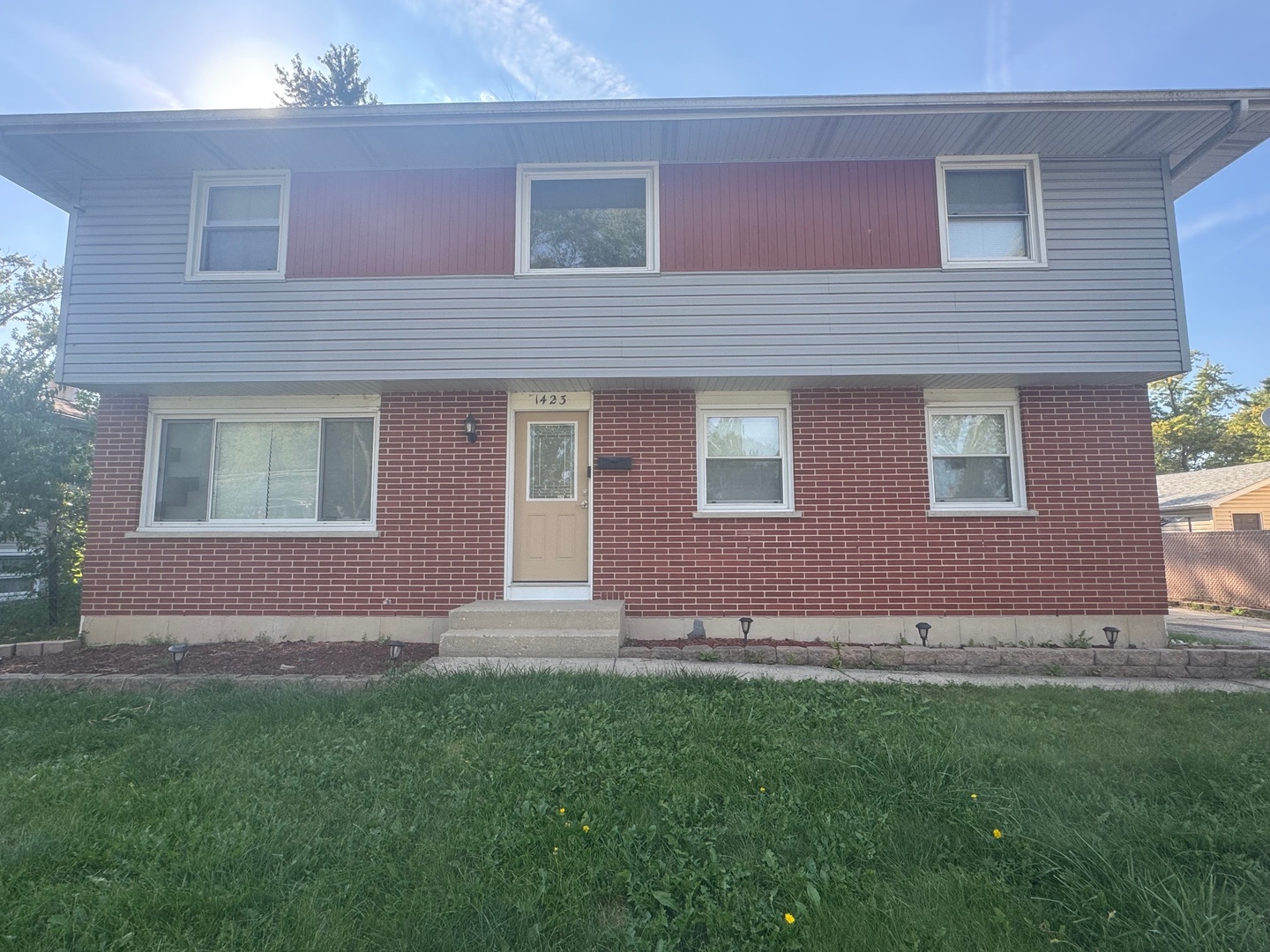 1423 Windsor Circle, Carpentersville, IL 60110