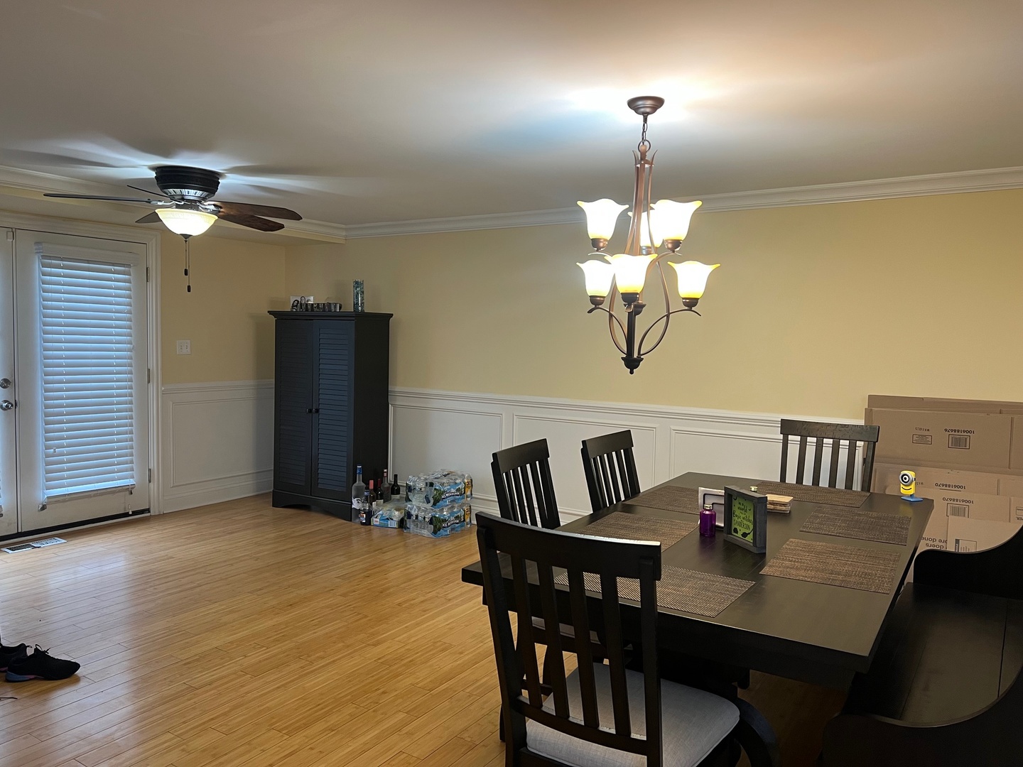 1423 Windsor Circle, Carpentersville, IL 60110