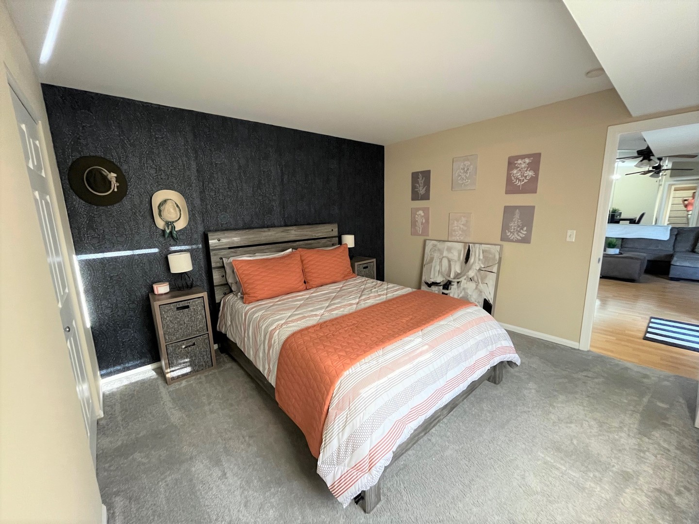 728 N Gary Avenue #212, Carol Stream, IL 60188