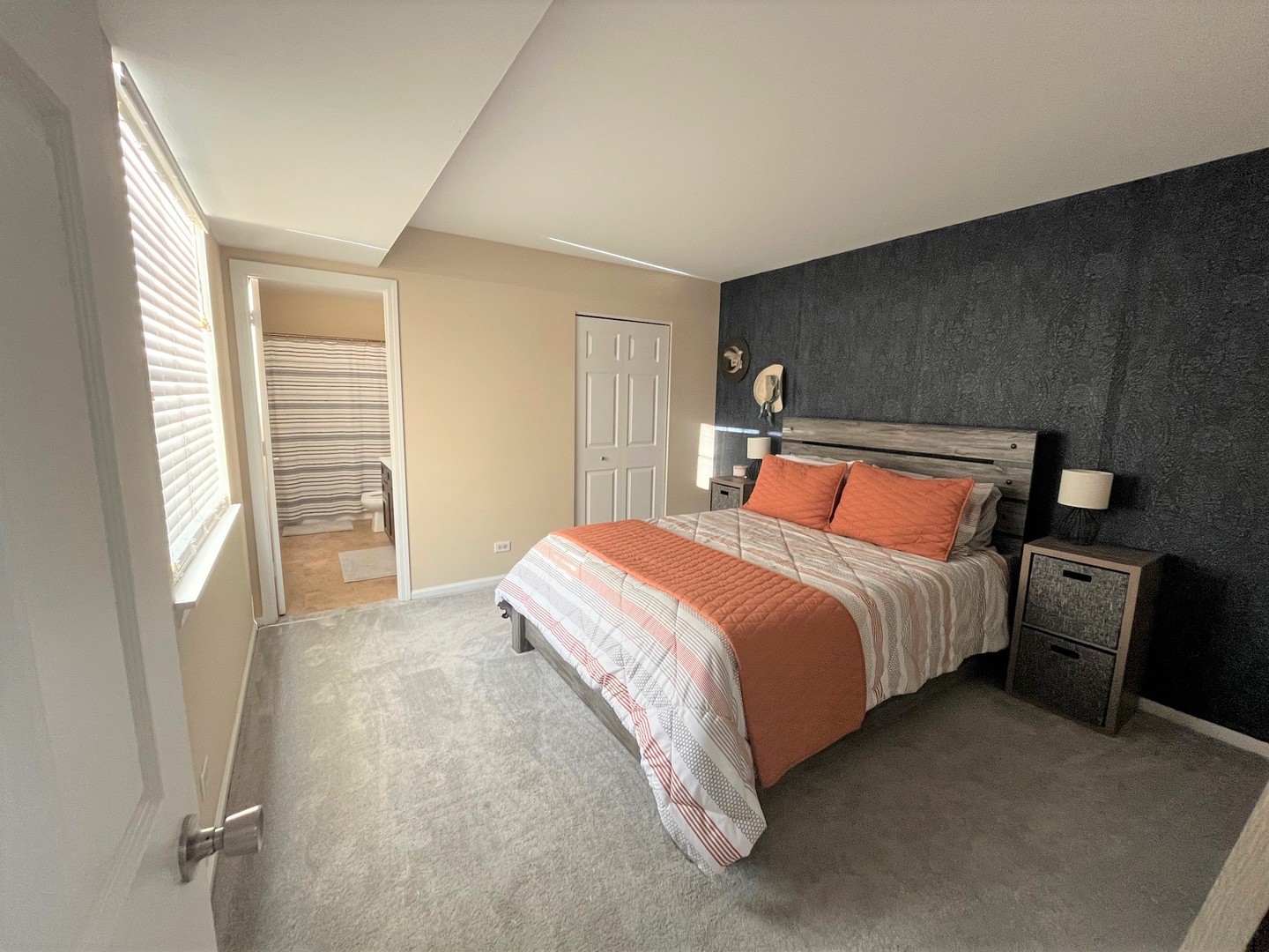 728 N Gary Avenue #212, Carol Stream, IL 60188