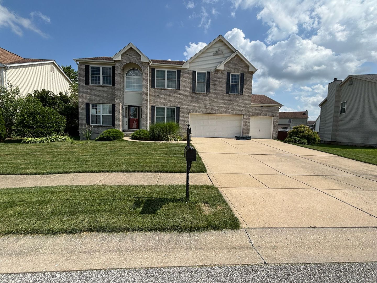 924 HOLIDAY Drive, Fairview Heights, IL 62208