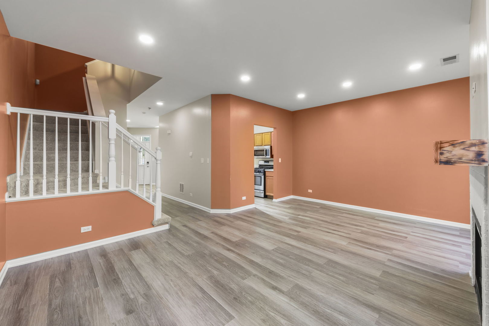 2911 Dearborn Court, Naperville, IL 60563