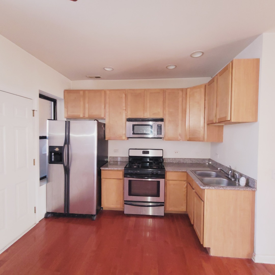 346 E 41st Street #2, Chicago, IL 60653