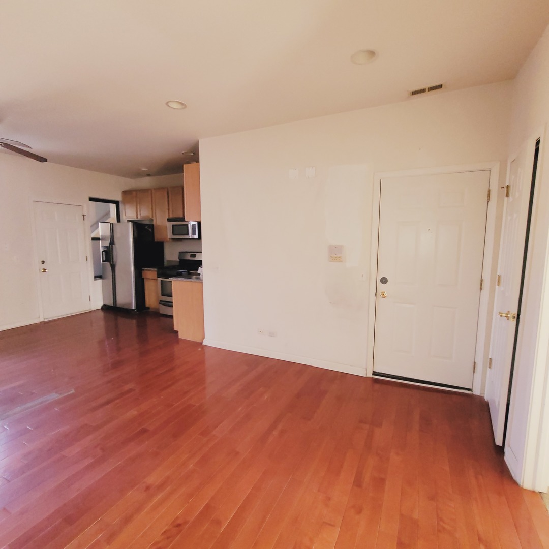 346 E 41st Street #2, Chicago, IL 60653