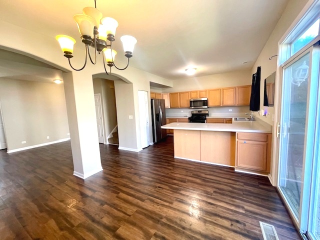 386 N Keswick Circle, Round Lake, IL 60073