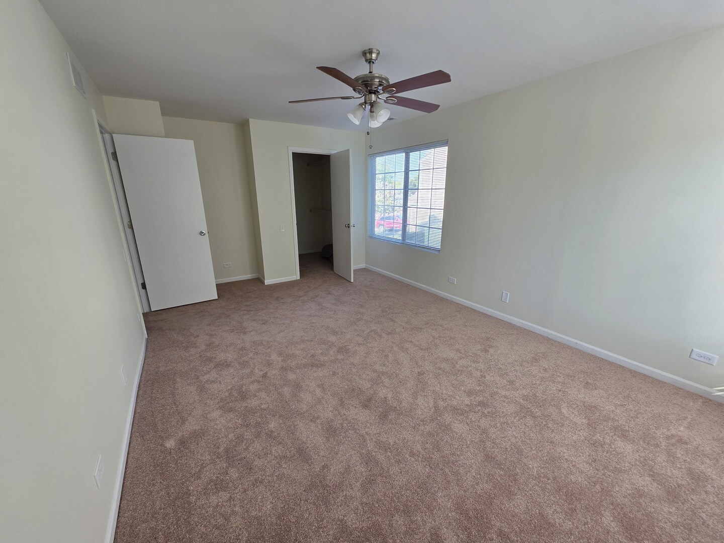 338 Bunker Hill Circle, Aurora, IL 60504