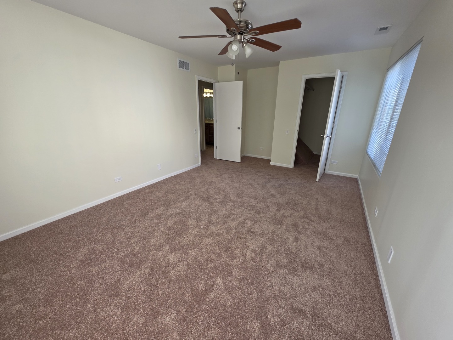 338 Bunker Hill Circle, Aurora, IL 60504