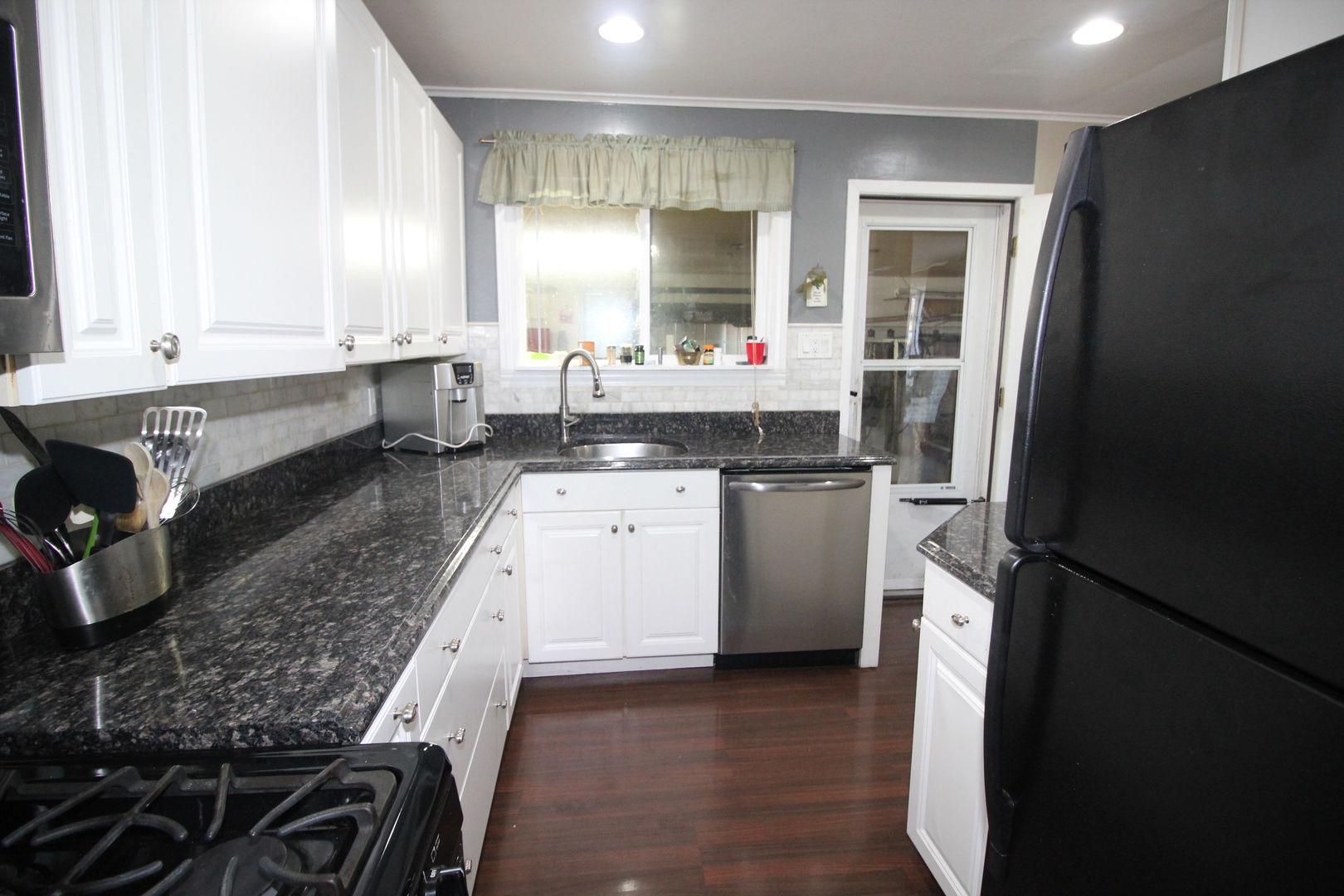 8001 S Kilpatrick Avenue, Chicago, IL 60652