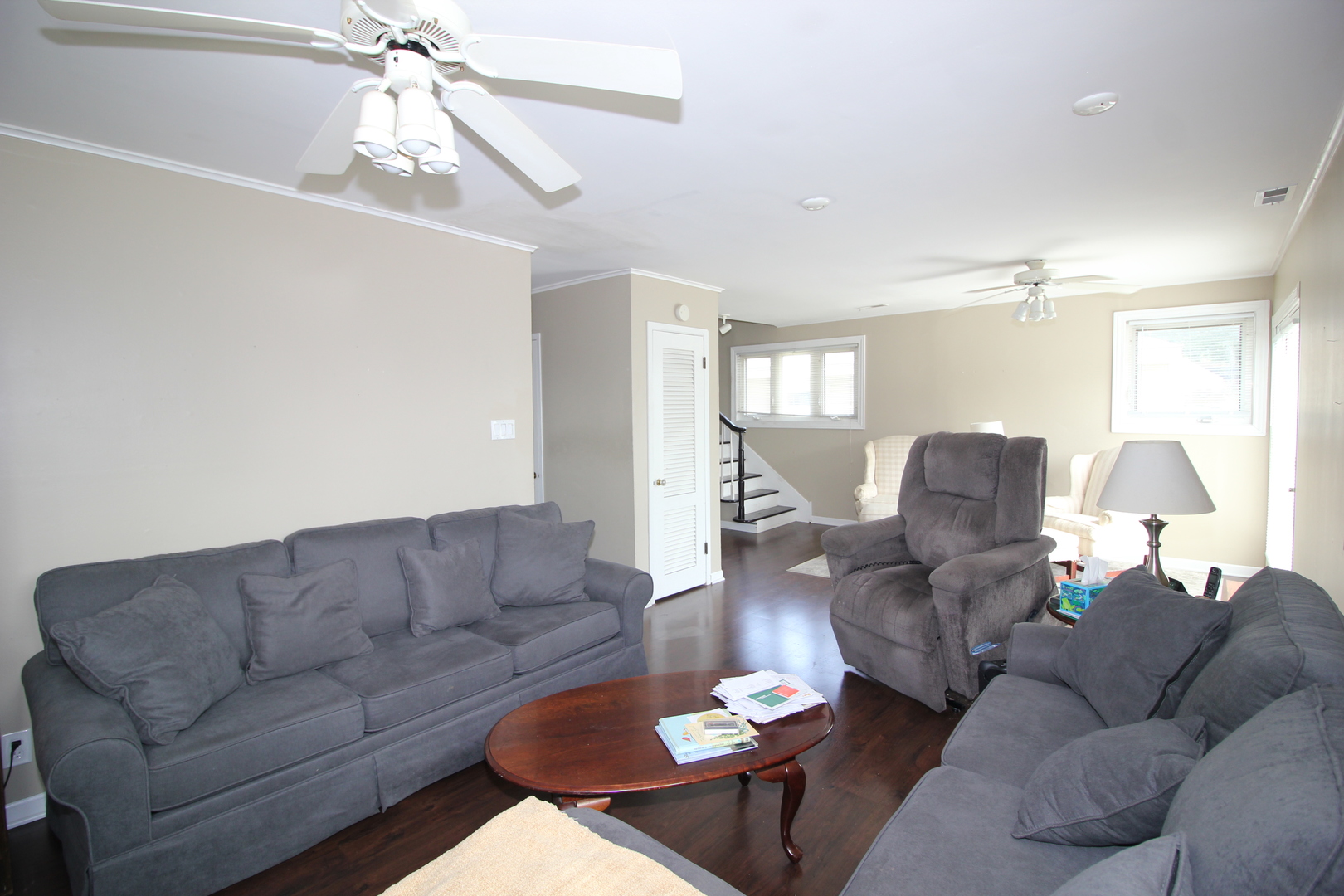 8001 S Kilpatrick Avenue, Chicago, IL 60652