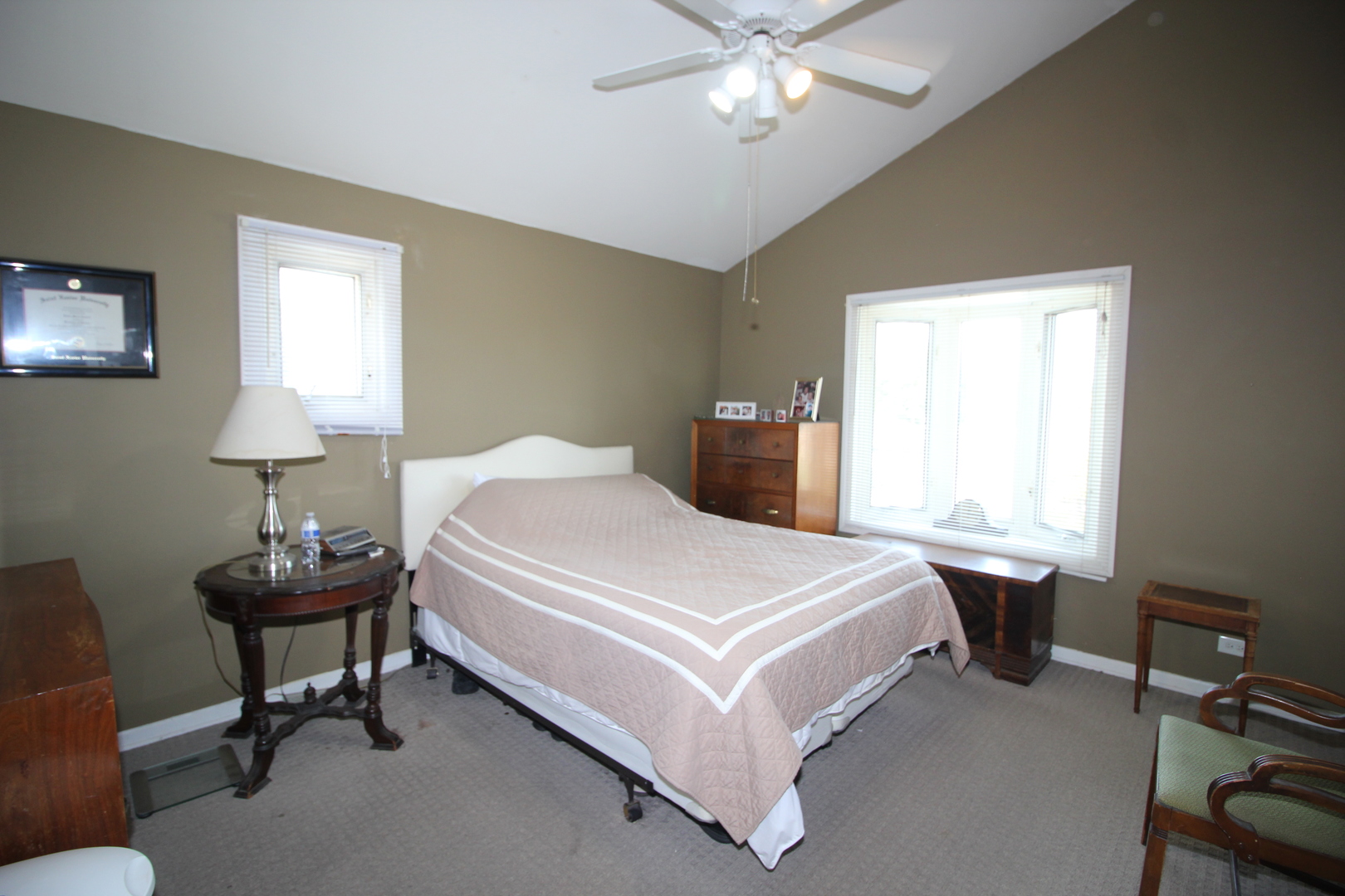 8001 S Kilpatrick Avenue, Chicago, IL 60652