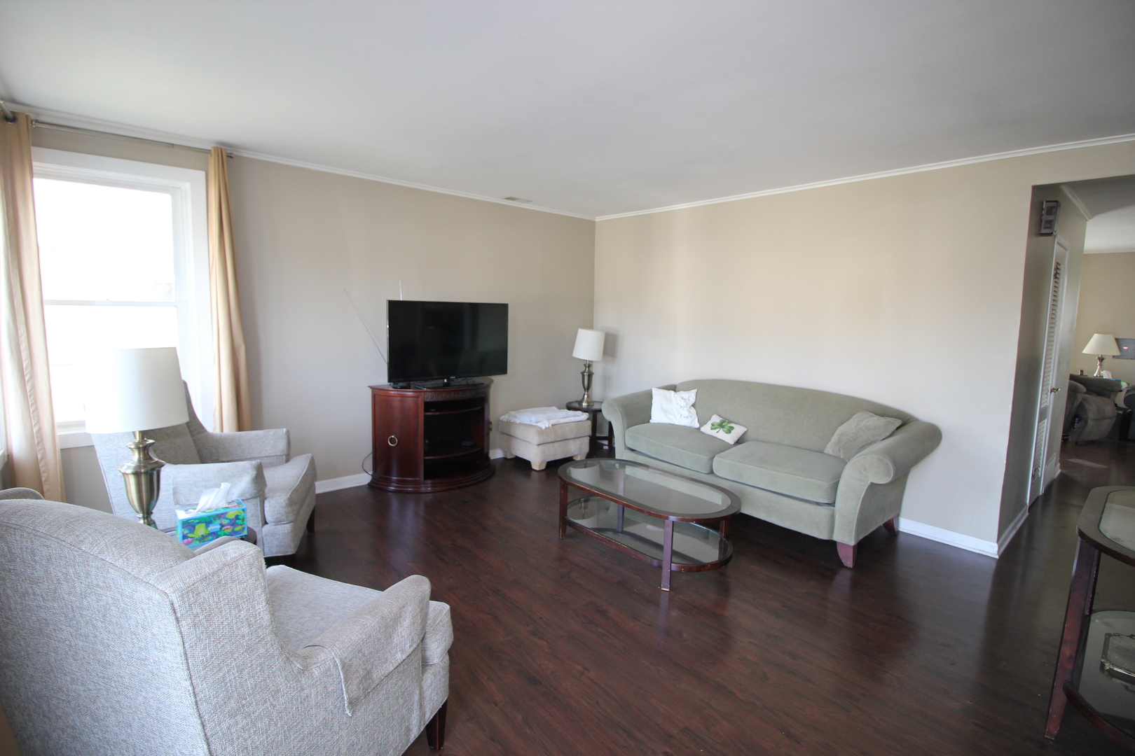 8001 S Kilpatrick Avenue, Chicago, IL 60652