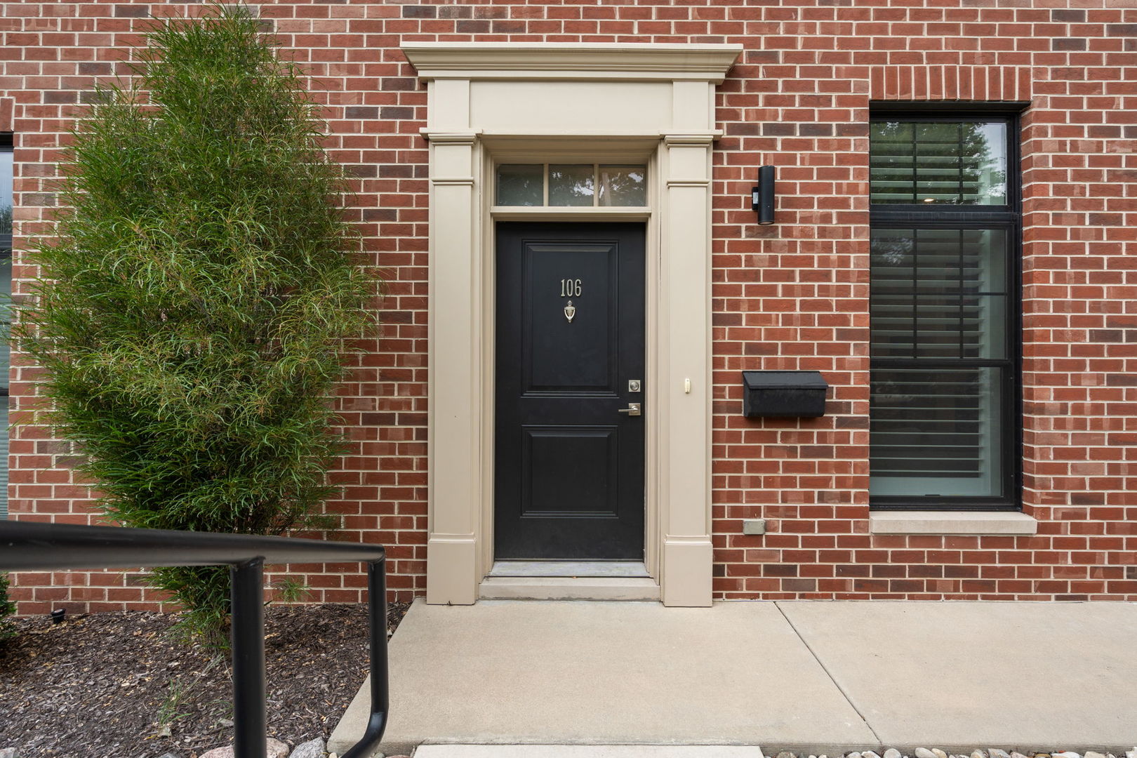 207 Academy Street #106, Valparaiso, IN 46383