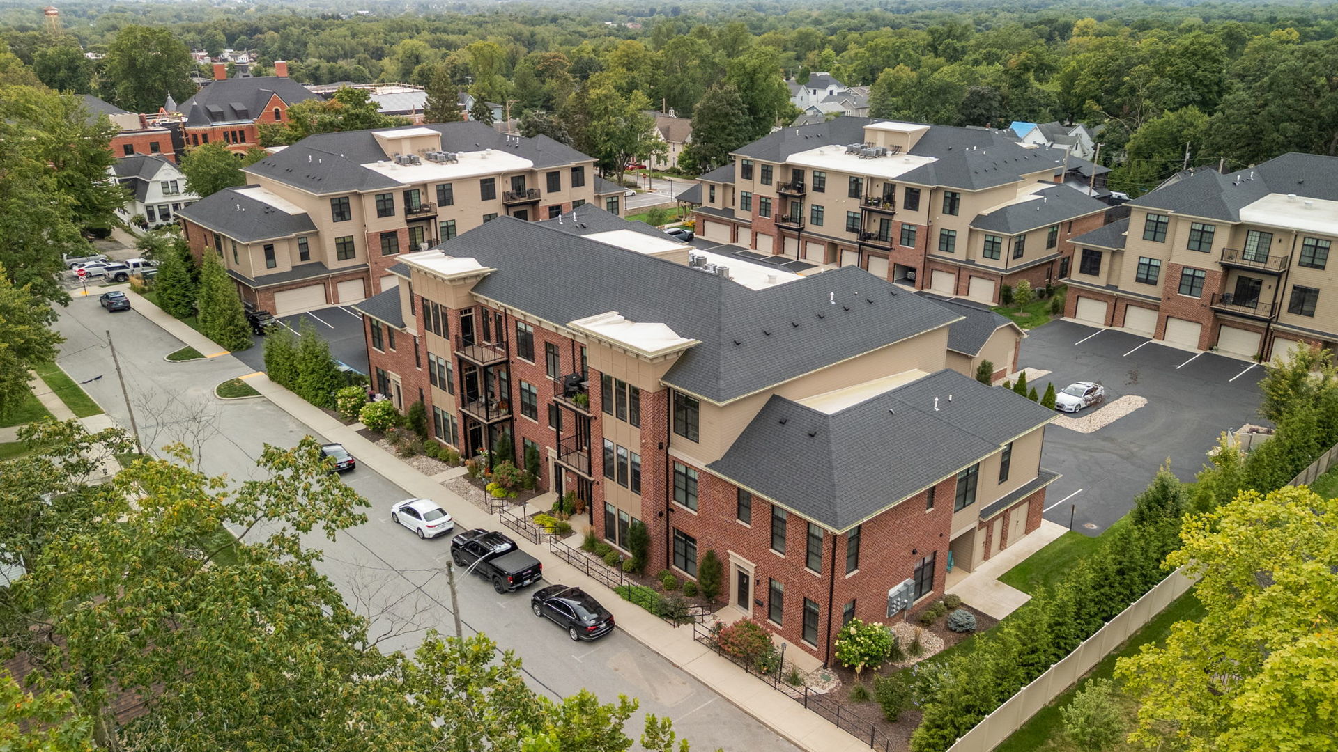 207 Academy Street #106, Valparaiso, IN 46383