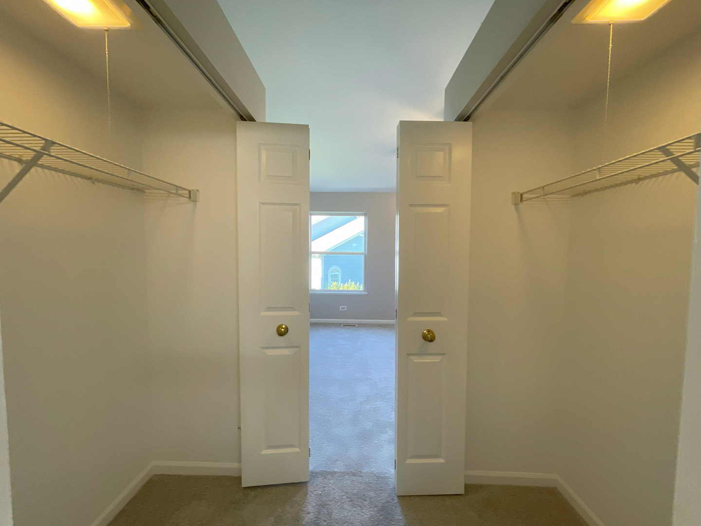620 Cobblestone Court #620, Elgin, IL 60120