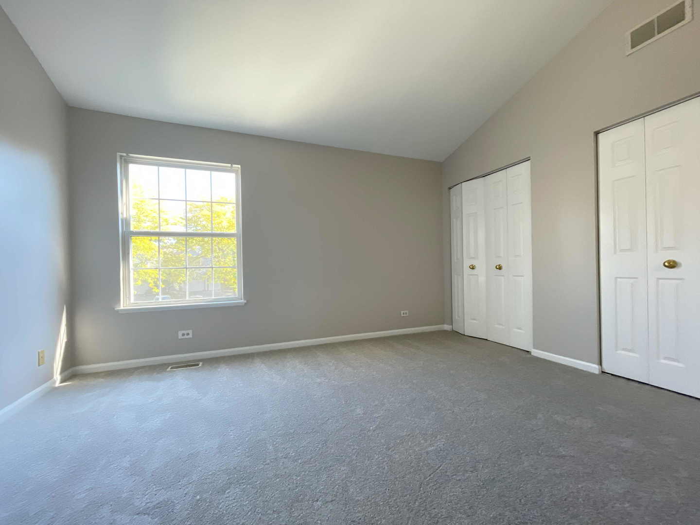 620 Cobblestone Court #620, Elgin, IL 60120