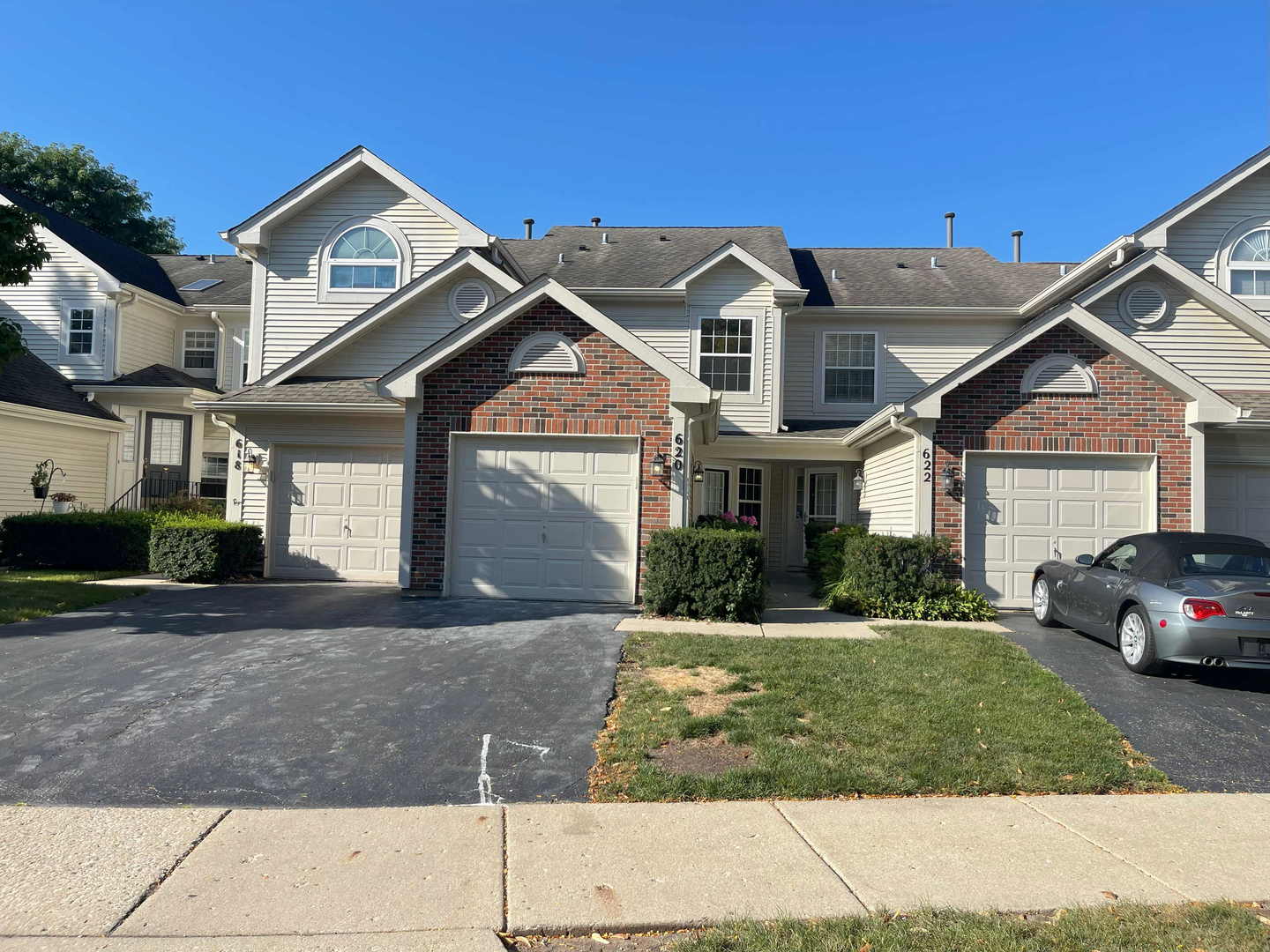 620 Cobblestone Court #620, Elgin, IL 60120