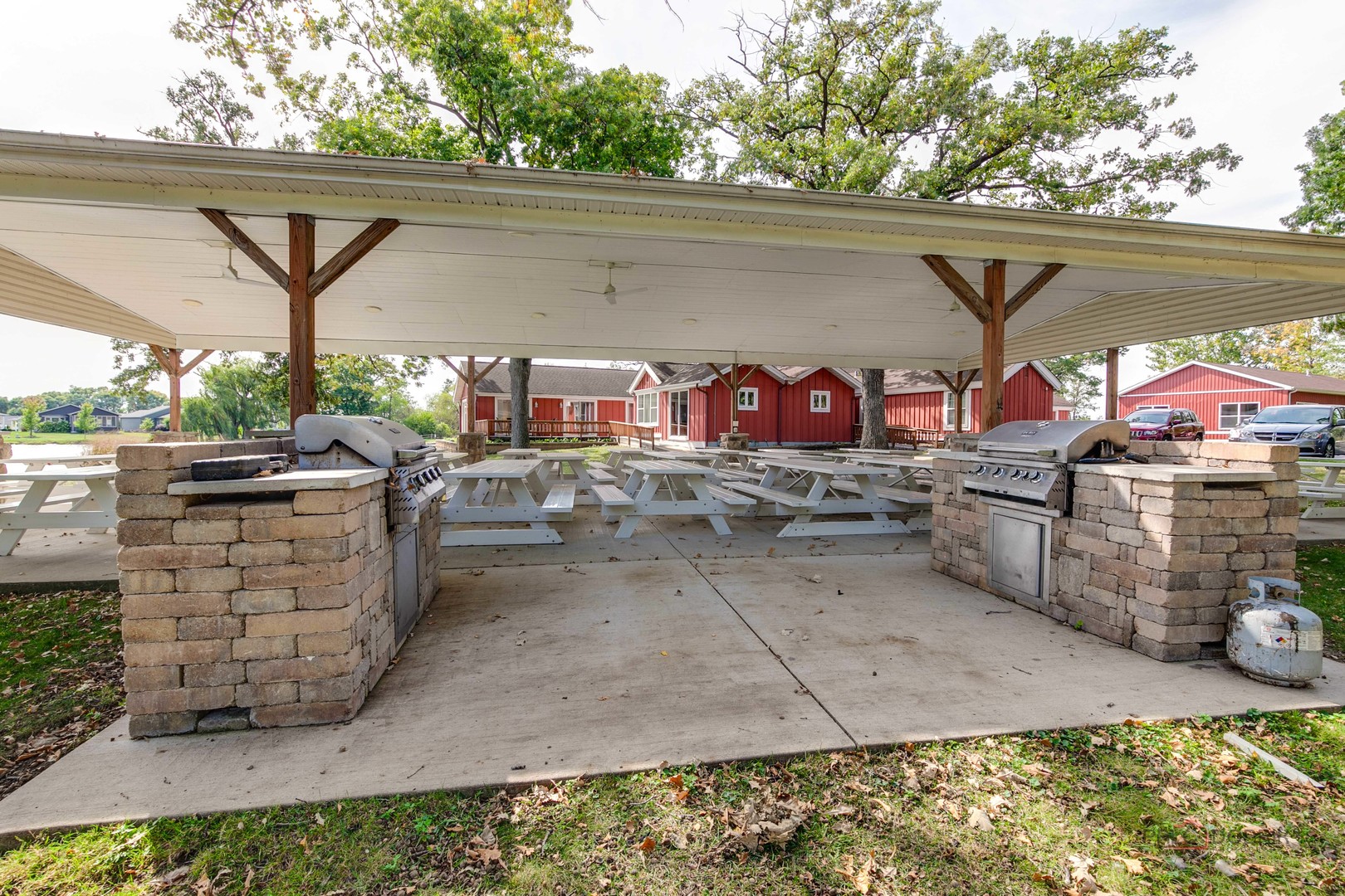 6 Secretariat Court, Grayslake, IL 60030