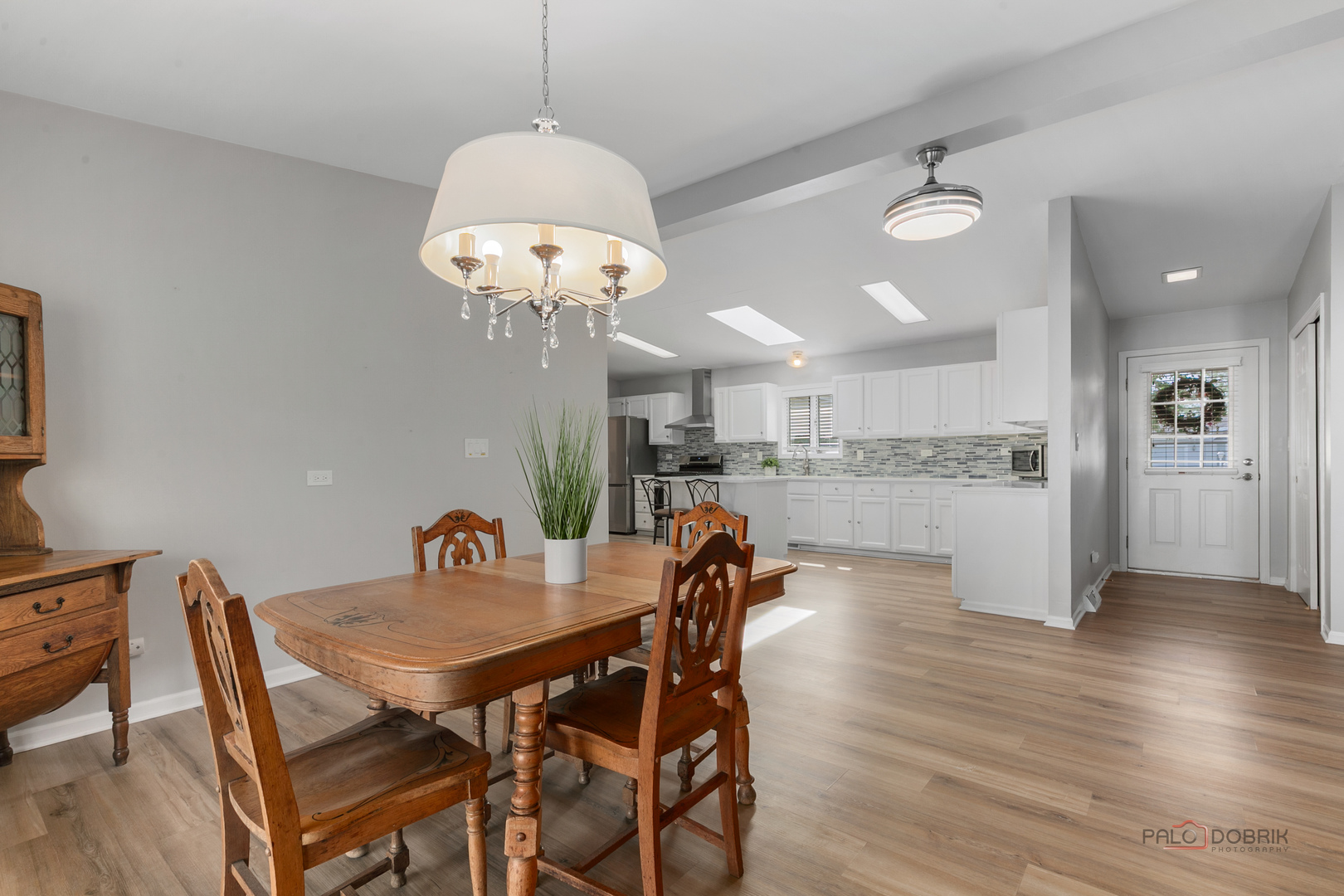 6 Secretariat Court, Grayslake, IL 60030