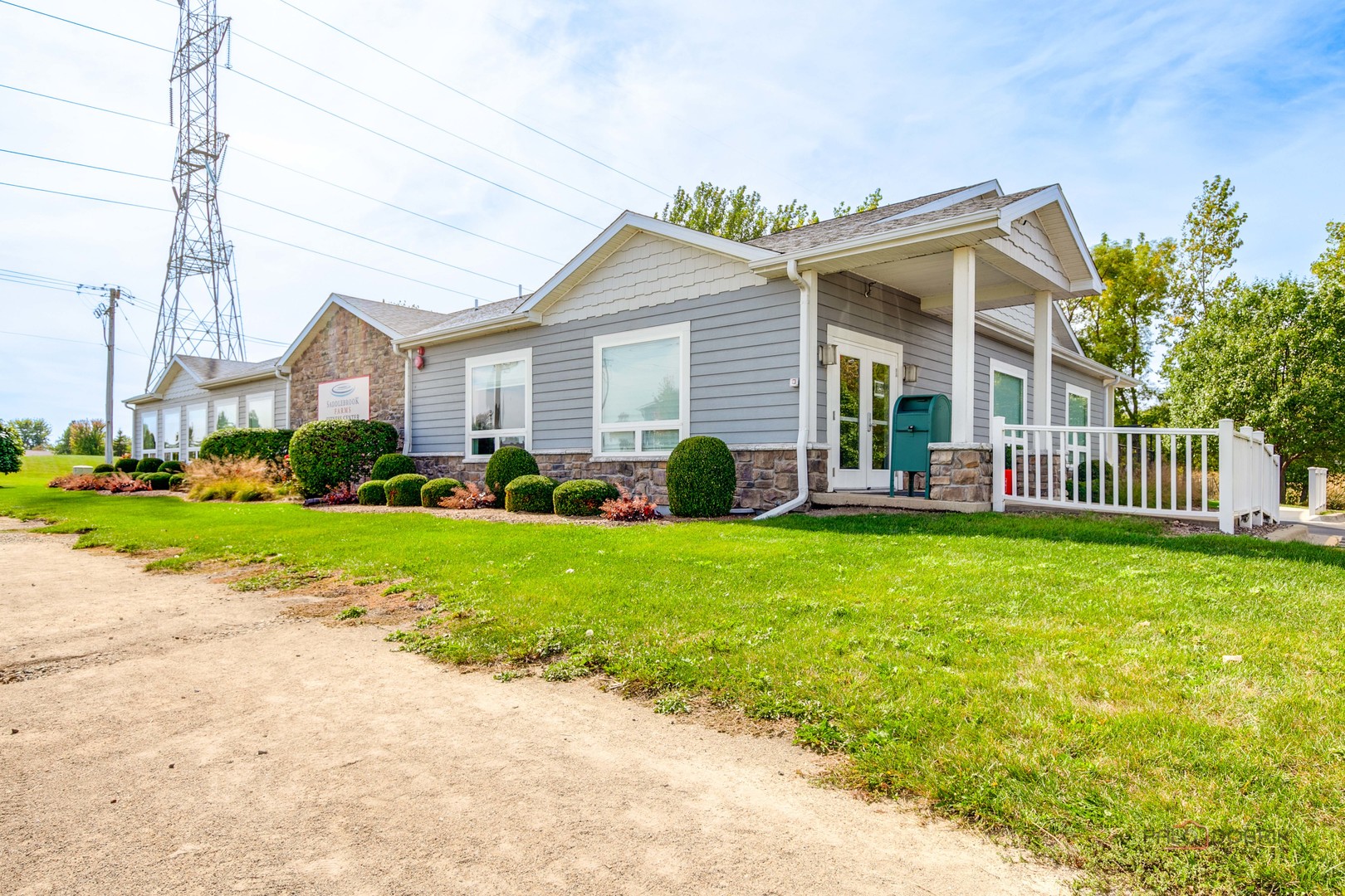 6 Secretariat Court, Grayslake, IL 60030