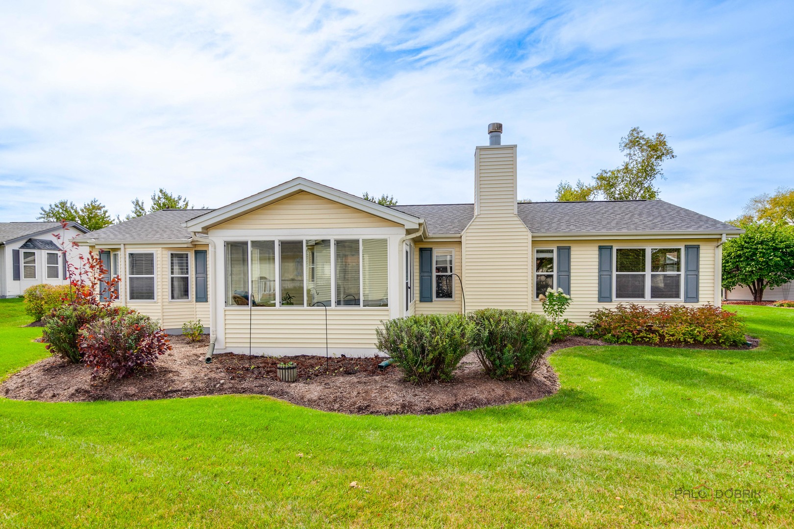 6 Secretariat Court, Grayslake, IL 60030