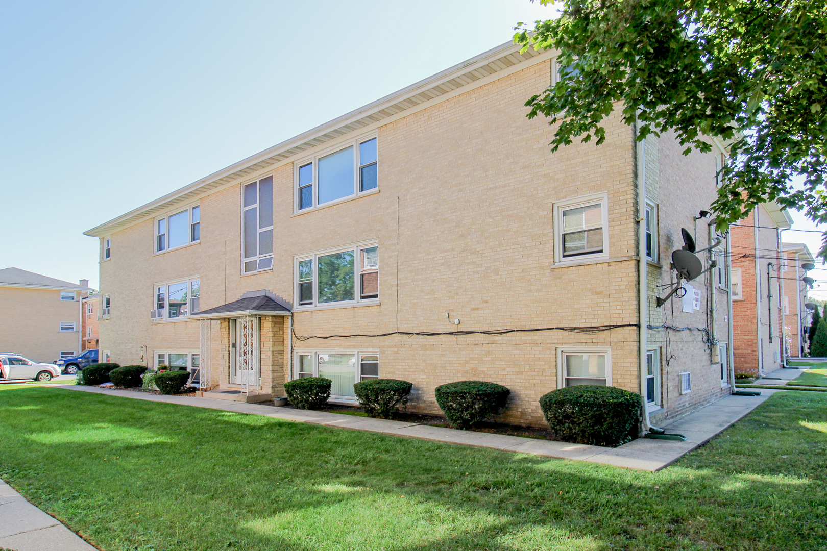 6920 N Rosemary Lane #1W, Niles, IL 60714