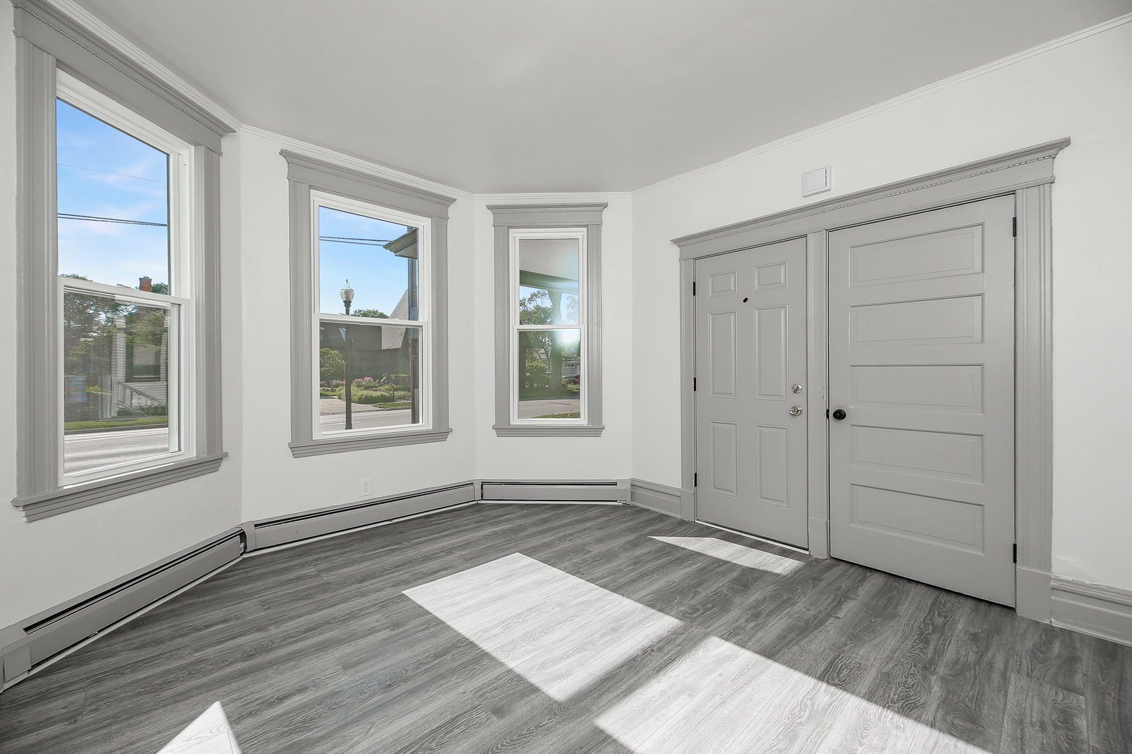 123 N West Street, Wheaton, IL 60187