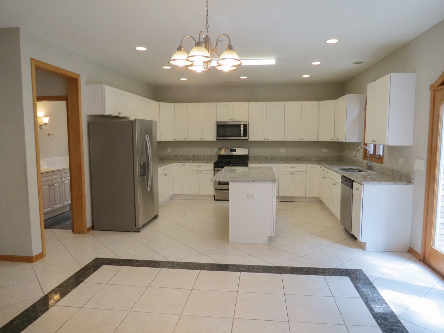 358 Mayo Lane, Bloomingdale, IL 60108