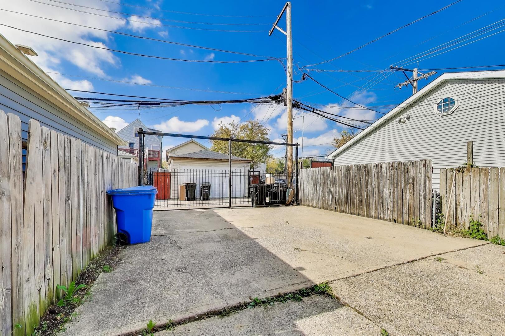 1940 N Ridgeway Avenue #2, Chicago, IL 60647