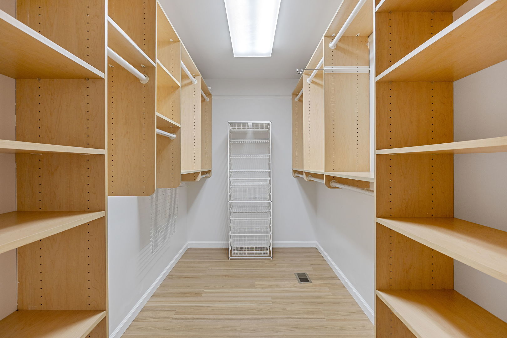 1611 Frost Lane, Naperville, IL 60564