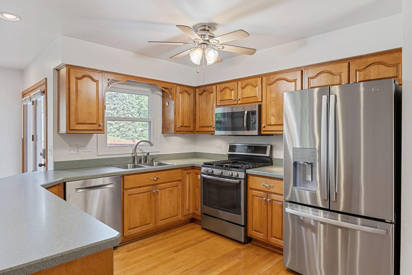 1611 Frost Lane, Naperville, IL 60564