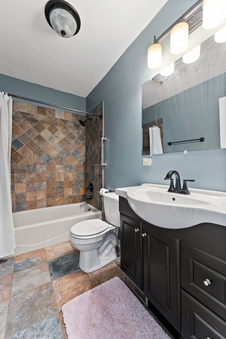 18113 Park Avenue, Lansing, IL 60438