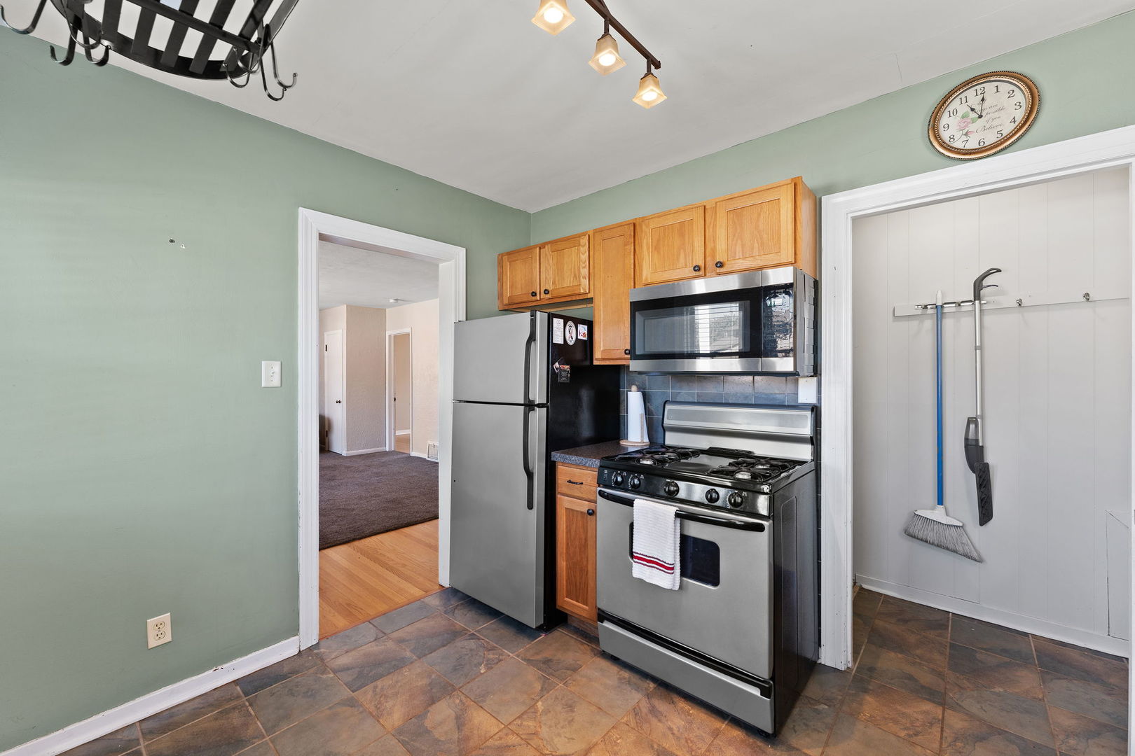 18113 Park Avenue, Lansing, IL 60438