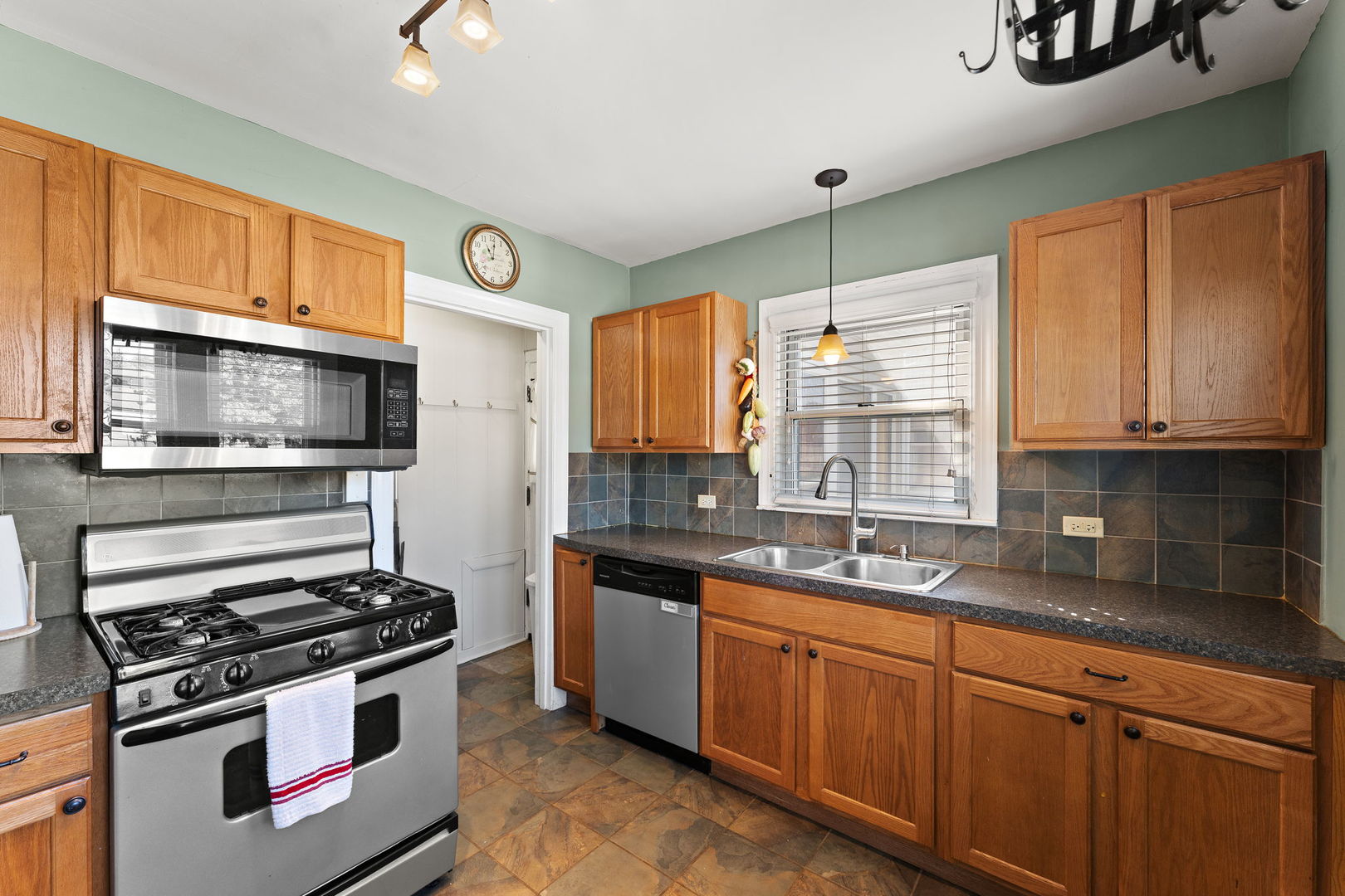 18113 Park Avenue, Lansing, IL 60438