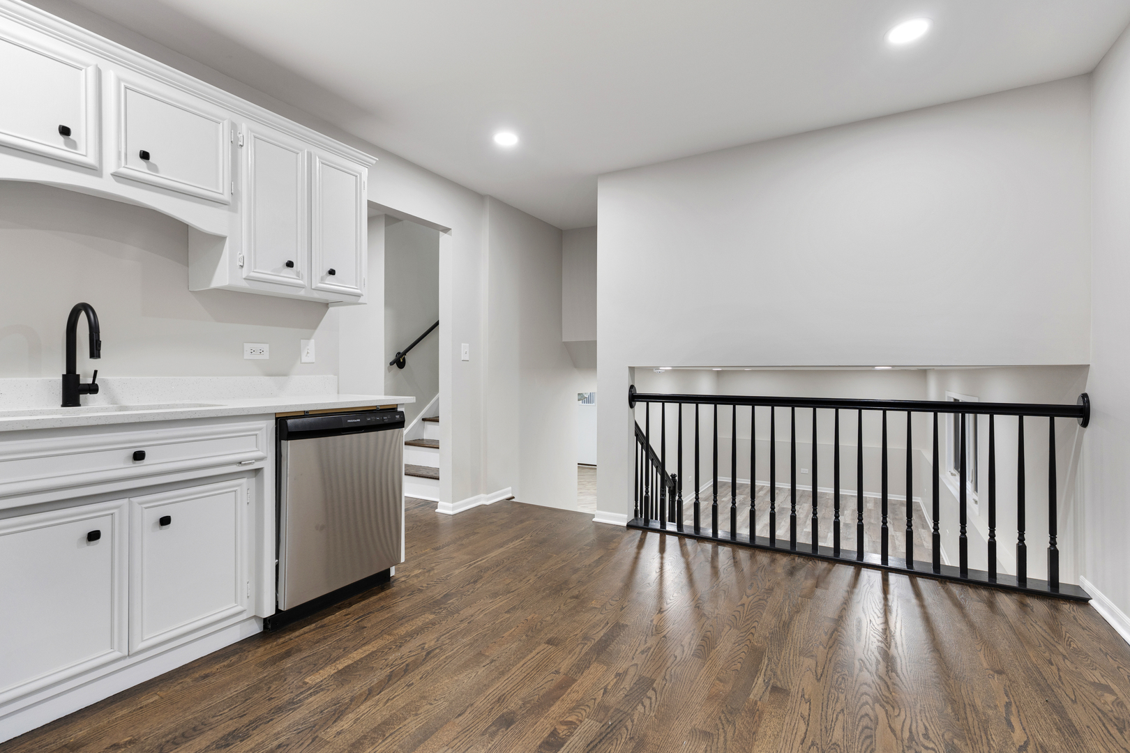 15010 Avers Avenue, Midlothian, IL 60445