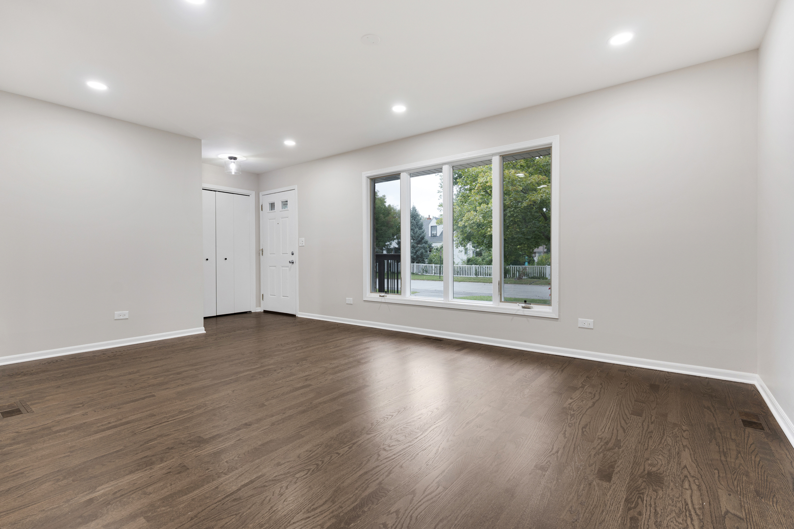 15010 Avers Avenue, Midlothian, IL 60445