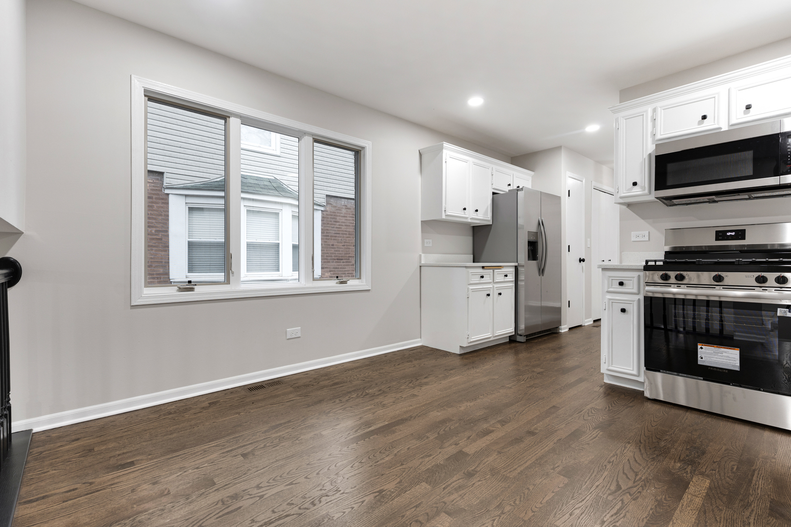 15010 Avers Avenue, Midlothian, IL 60445