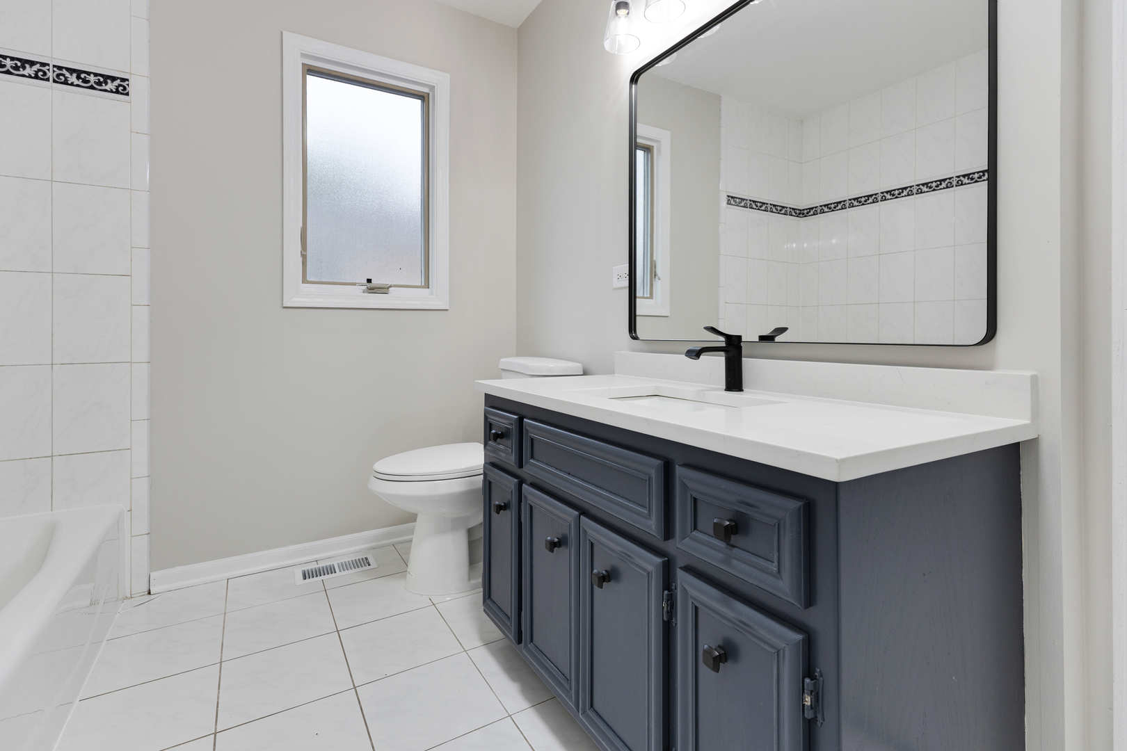 15010 Avers Avenue, Midlothian, IL 60445