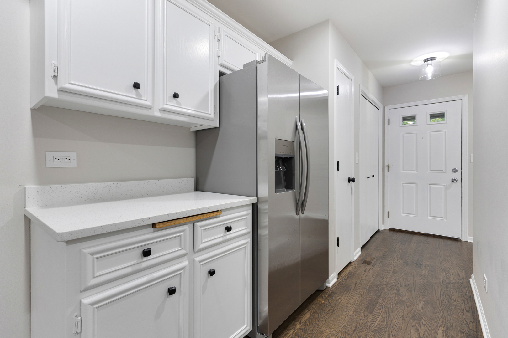 15010 Avers Avenue, Midlothian, IL 60445