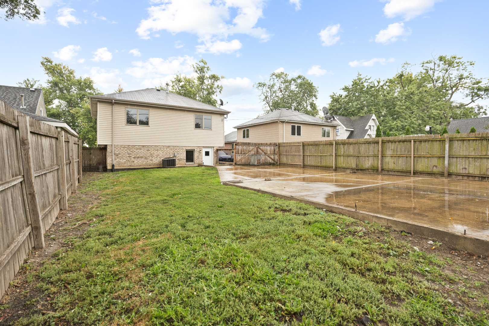 15010 Avers Avenue, Midlothian, IL 60445