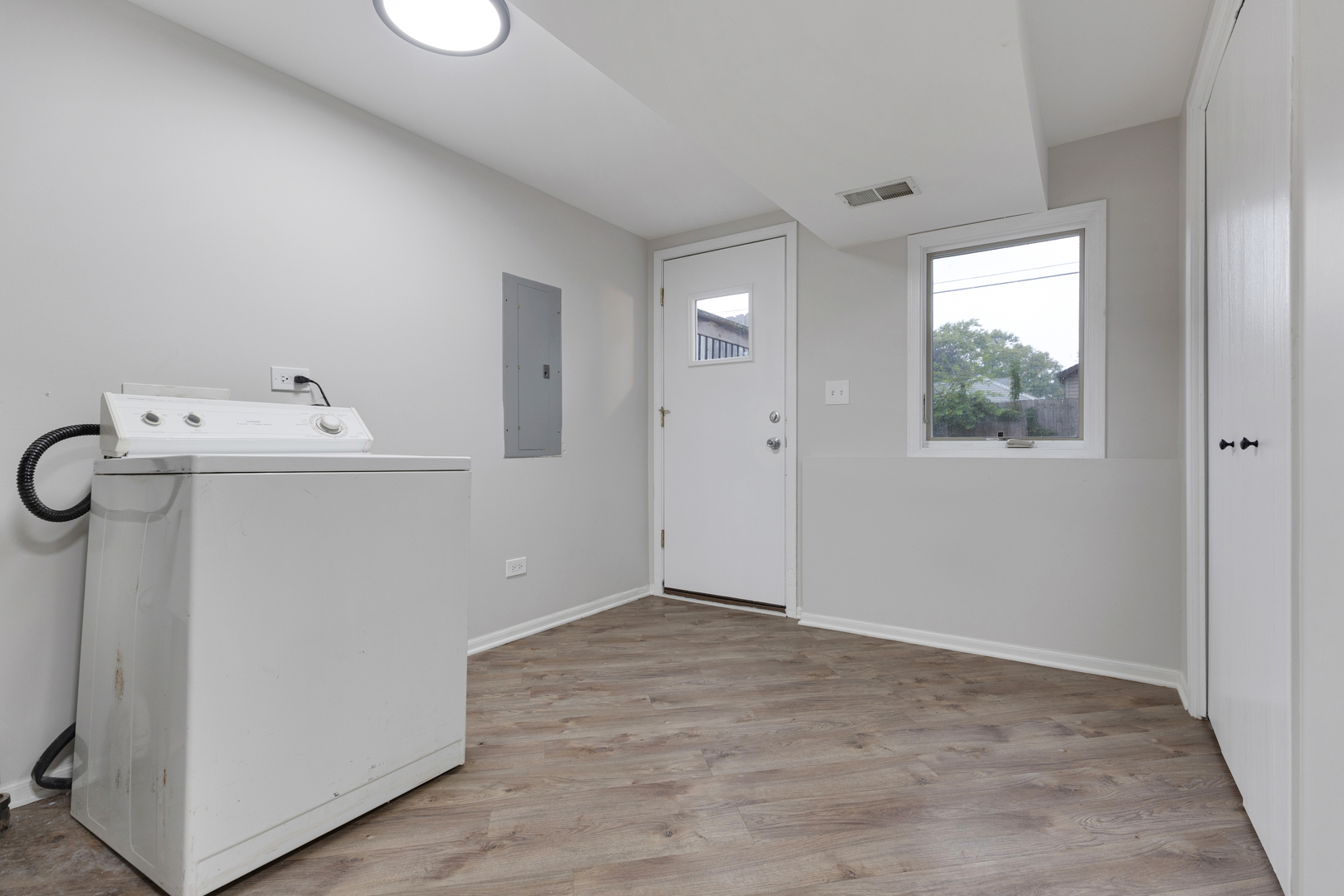 15010 Avers Avenue, Midlothian, IL 60445