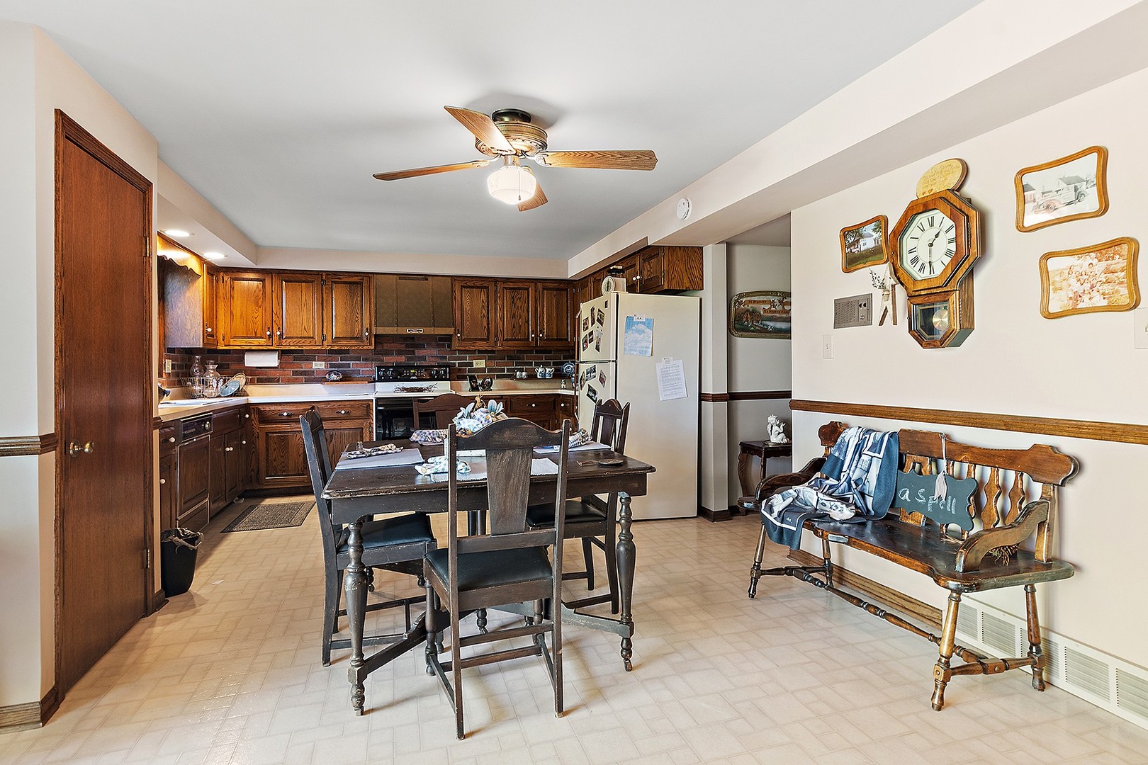 2085 Island Drive, Morris, IL 60450