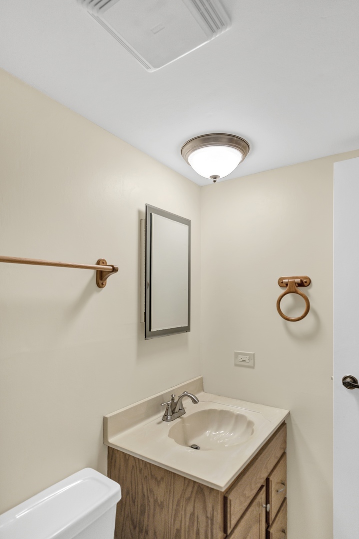 55 W 64th Street #102, Westmont, IL 60559