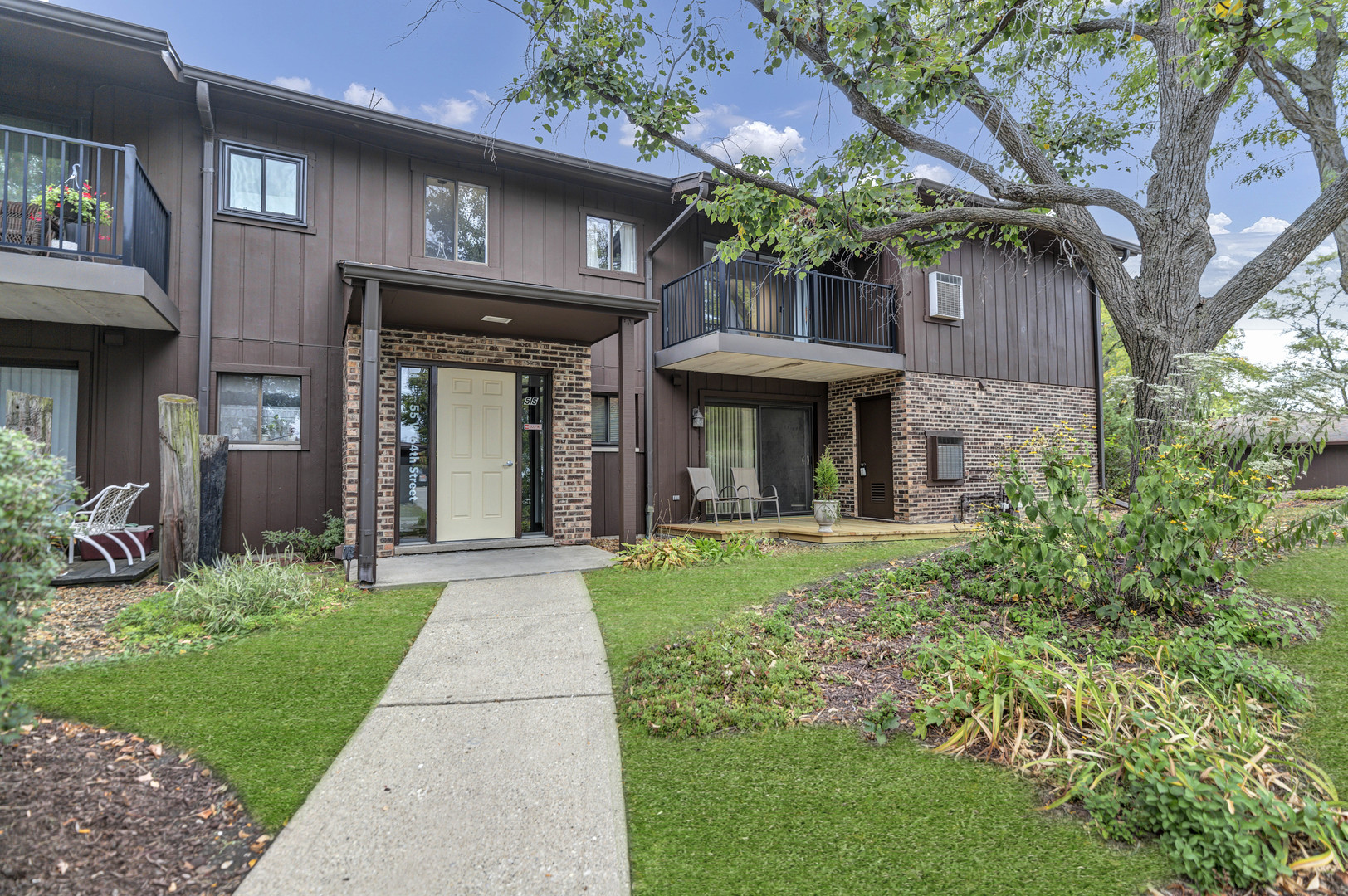 55 W 64th Street #102, Westmont, IL 60559