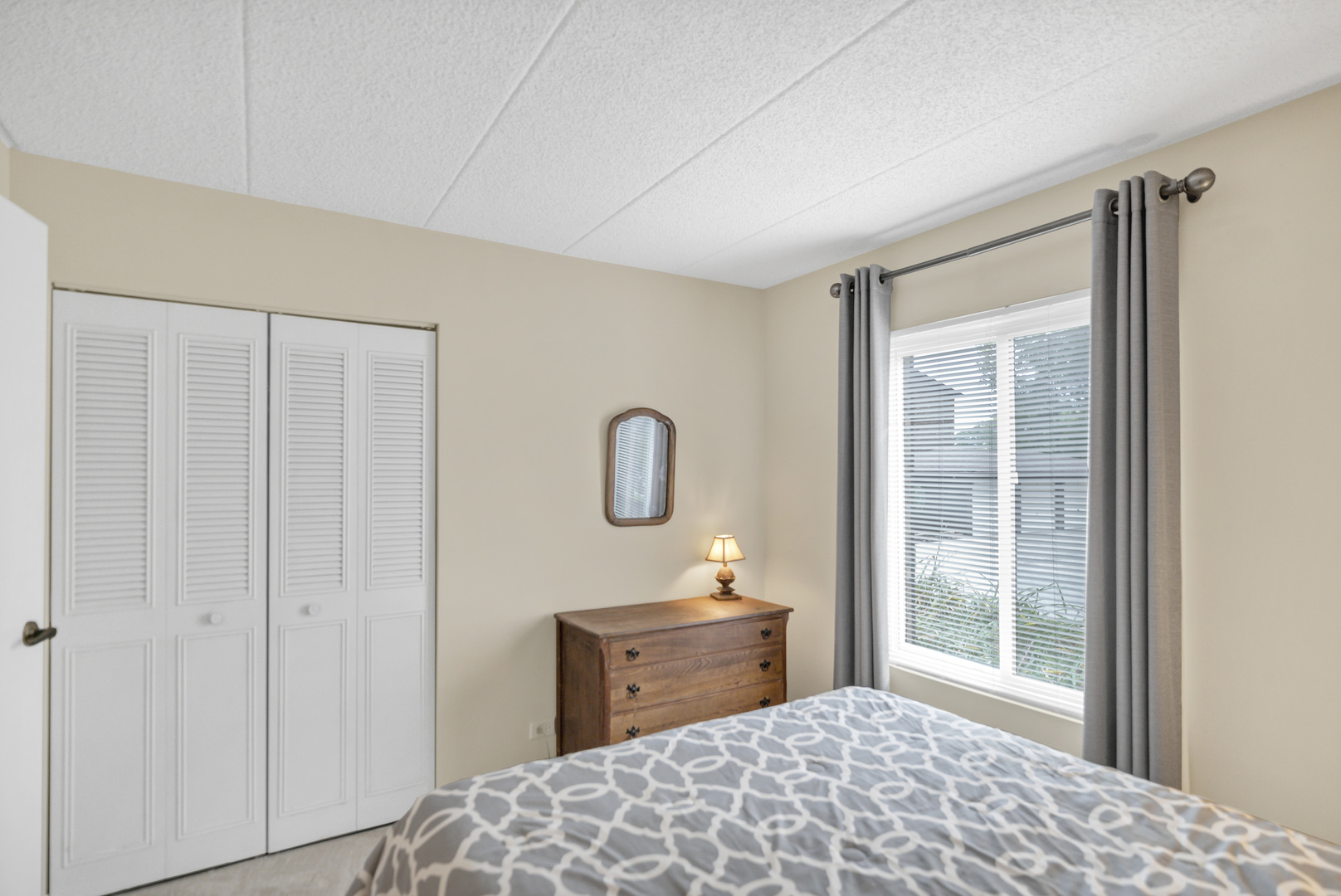 55 W 64th Street #102, Westmont, IL 60559
