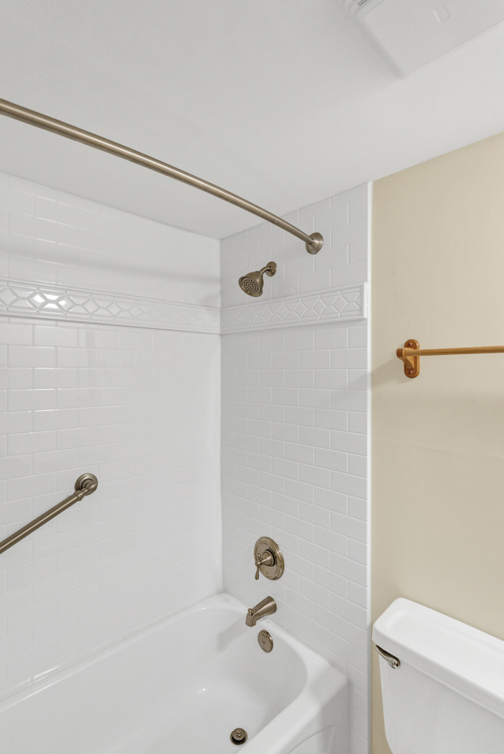 55 W 64th Street #102, Westmont, IL 60559