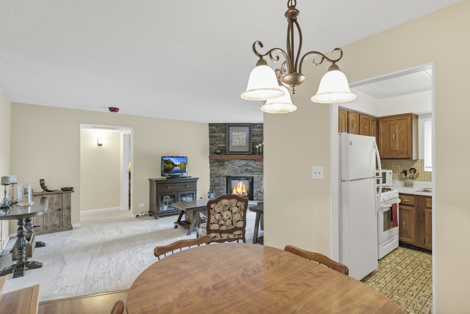 55 W 64th Street #102, Westmont, IL 60559