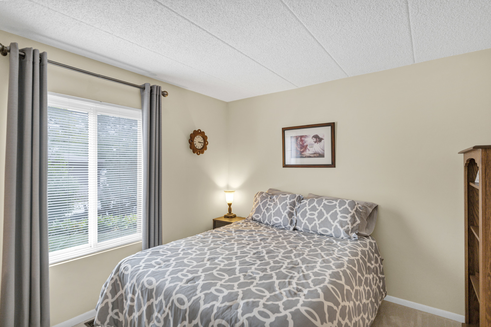 55 W 64th Street #102, Westmont, IL 60559