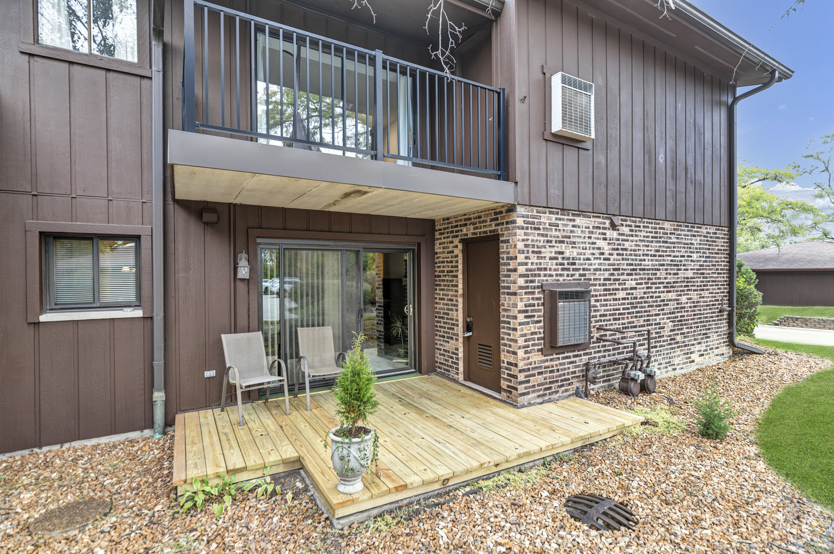 55 W 64th Street #102, Westmont, IL 60559